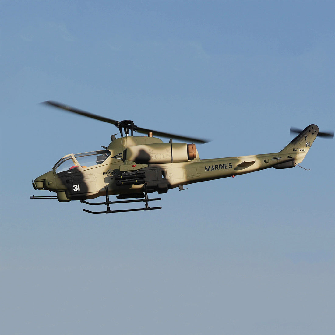 WOLFBUSH&ROBAN AH-1W 470-Class 2.4G 6CH Dual-Rotor RC Military Helicopter Model with GPS Positioning, Synchronized Turret & Left/Right-Hand Control (RTF Version/Grey)