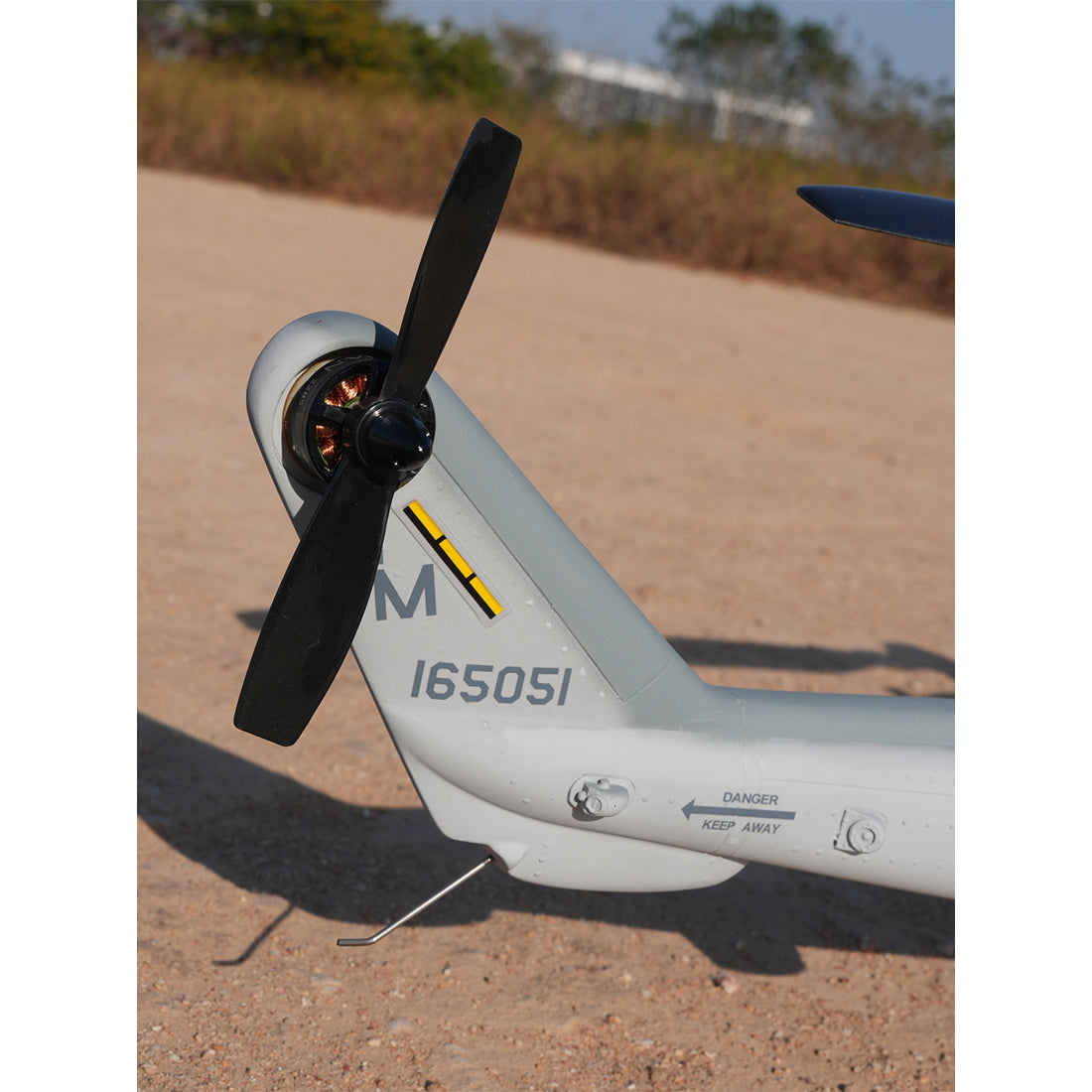 WOLFBUSH&ROBAN AH-1W 470-Class 2.4G 6CH Dual-Rotor RC Military Helicopter Model with GPS Positioning, Synchronized Turret & Left/Right-Hand Control (RTF Version/Grey)