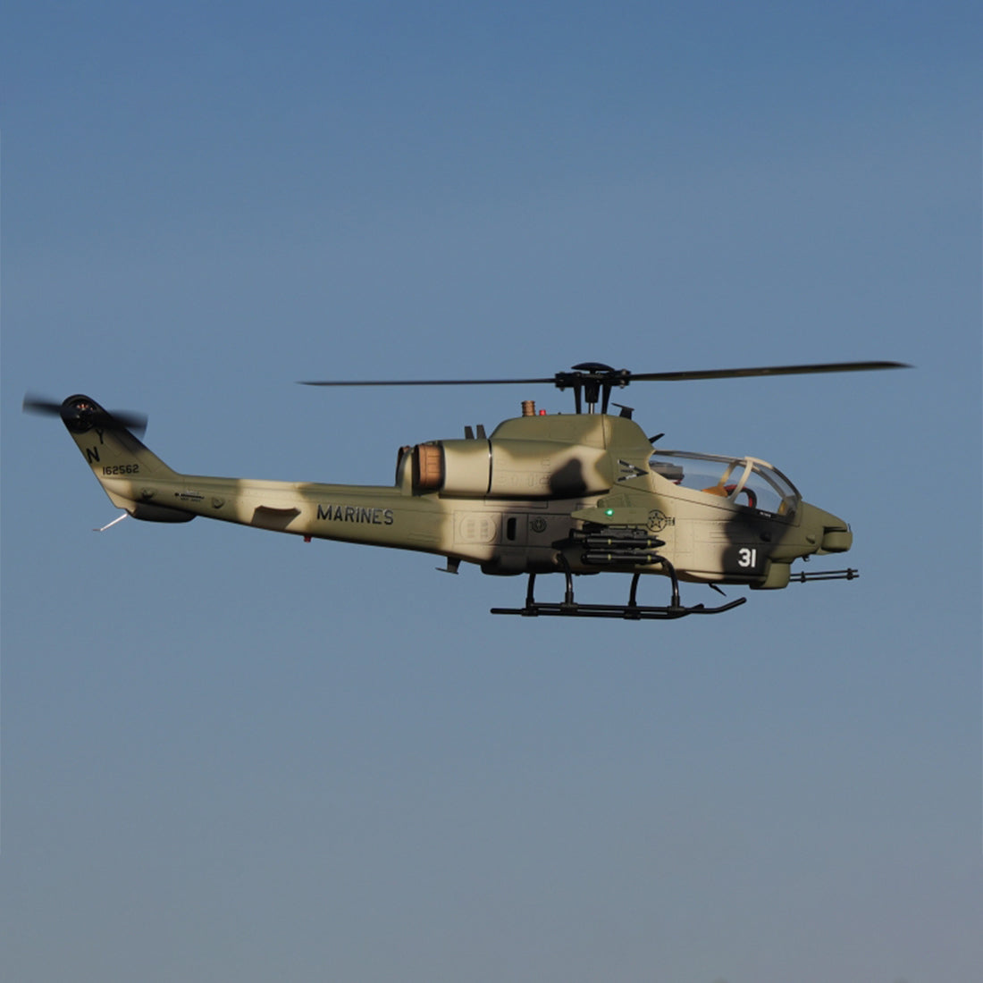 WOLFBUSH&ROBAN AH-1W 470-Class 2.4G 6CH Dual-Rotor RC Military Helicopter Model with GPS Positioning, Synchronized Turret & Left/Right-Hand Control (RTF Version/Grey)