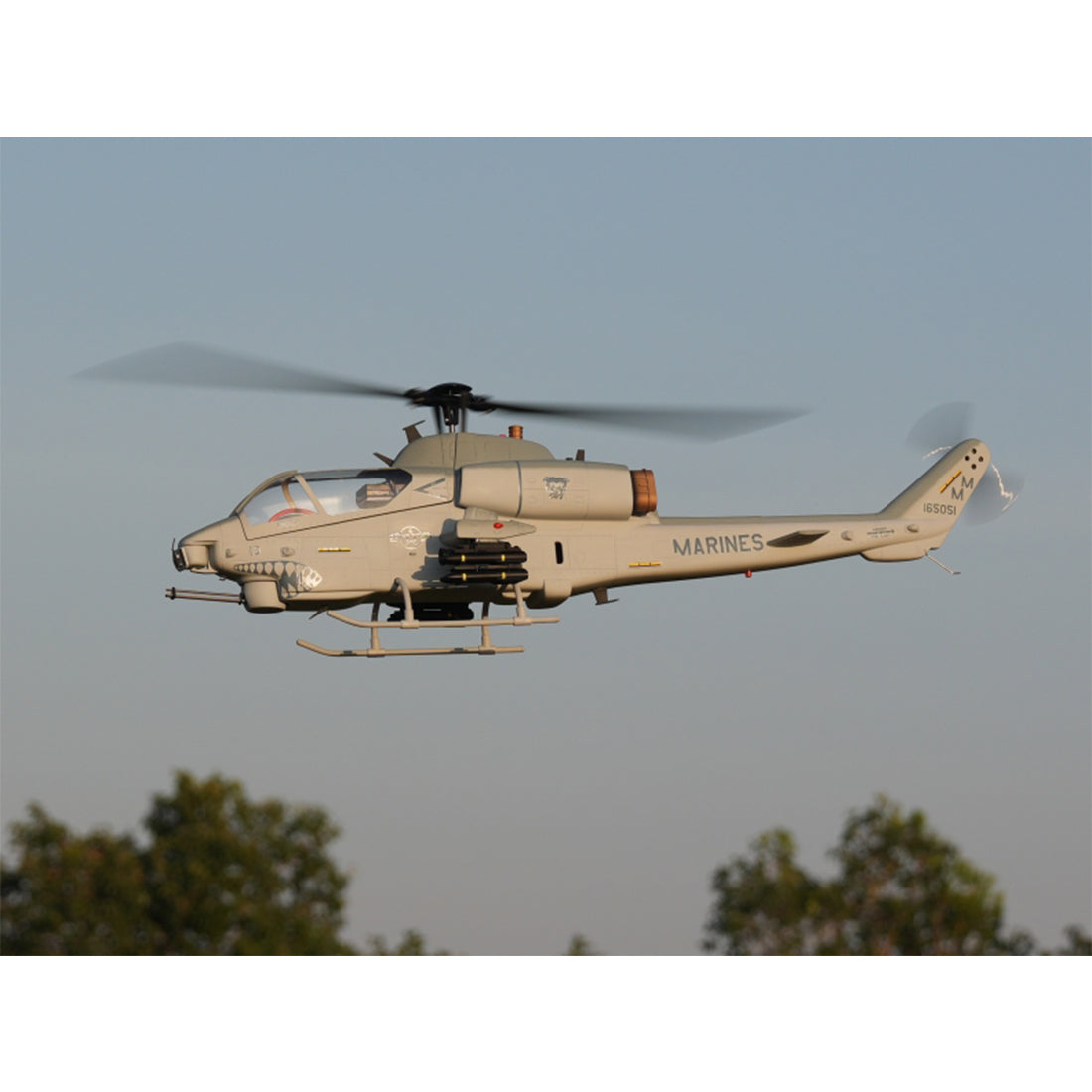 WOLFBUSH&ROBAN AH-1W 470-Class 2.4G 6CH Dual-Rotor RC Military Helicopter Model with GPS Positioning, Synchronized Turret & Left/Right-Hand Control (RTF Version/Grey)